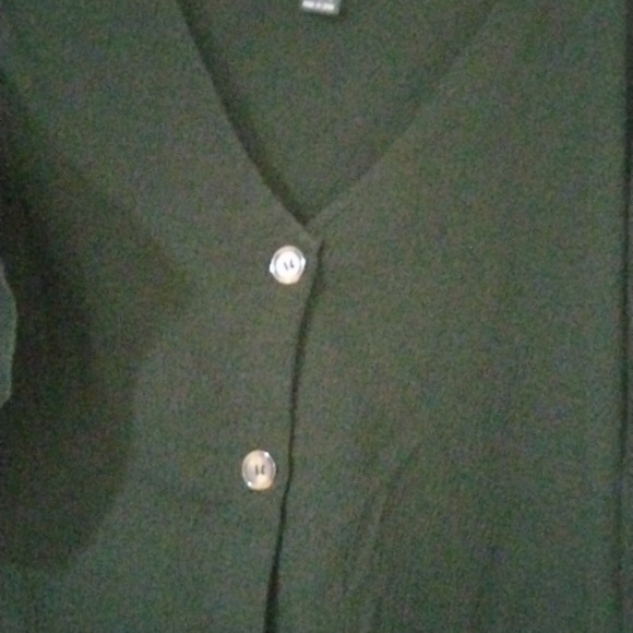 NWOT 2 SHEIN SHORT SLEEVE TOPS ALL SHEIN ITEMS-BUY ONE GET ONE FREE (BOGO) - Picture 2 of 4